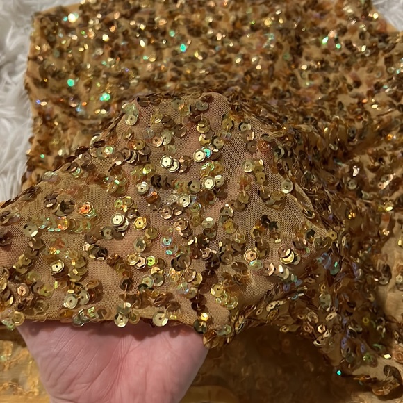 Gold Sequence Tank - Picture 3 of 5